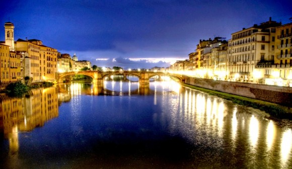 River-Arno-in-florence-Italy_copyright-Bethany-Salvon-580x336
